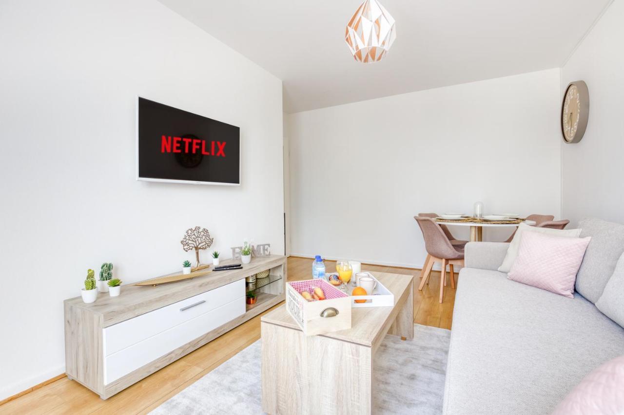 L'Elysee - Easy Check-In - Arrivee Autonome - Place Parking Privative - T2 Surequipe - Wifi - Netflix Leilighet Courcouronnes Eksteriør bilde